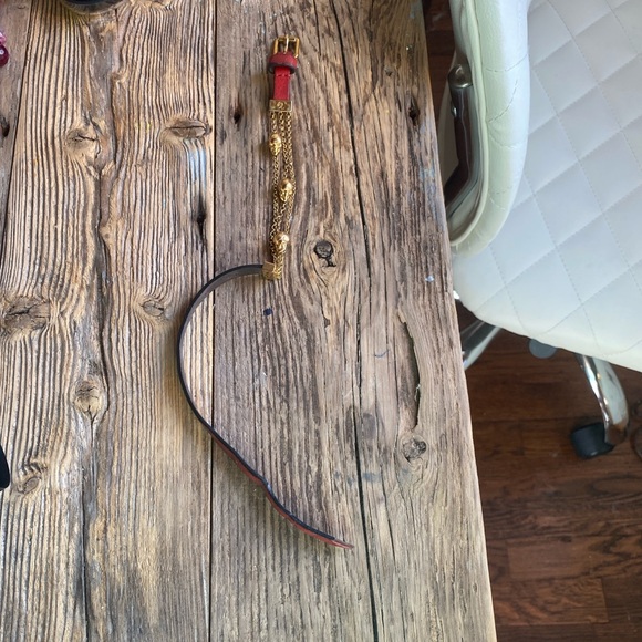 Alexander McQueen Gold Skull Chain Wrap Bracelet with Red Leather Strap - Picture 3 of 6